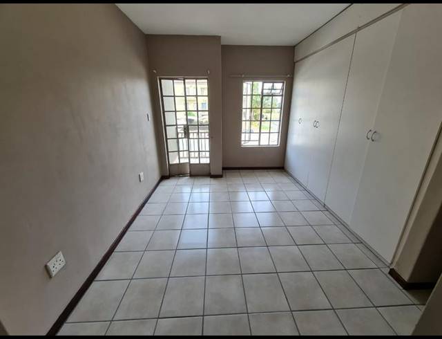 2 BEDROOM APARTMENT FOR SALE IN BRAKPAN NORTH